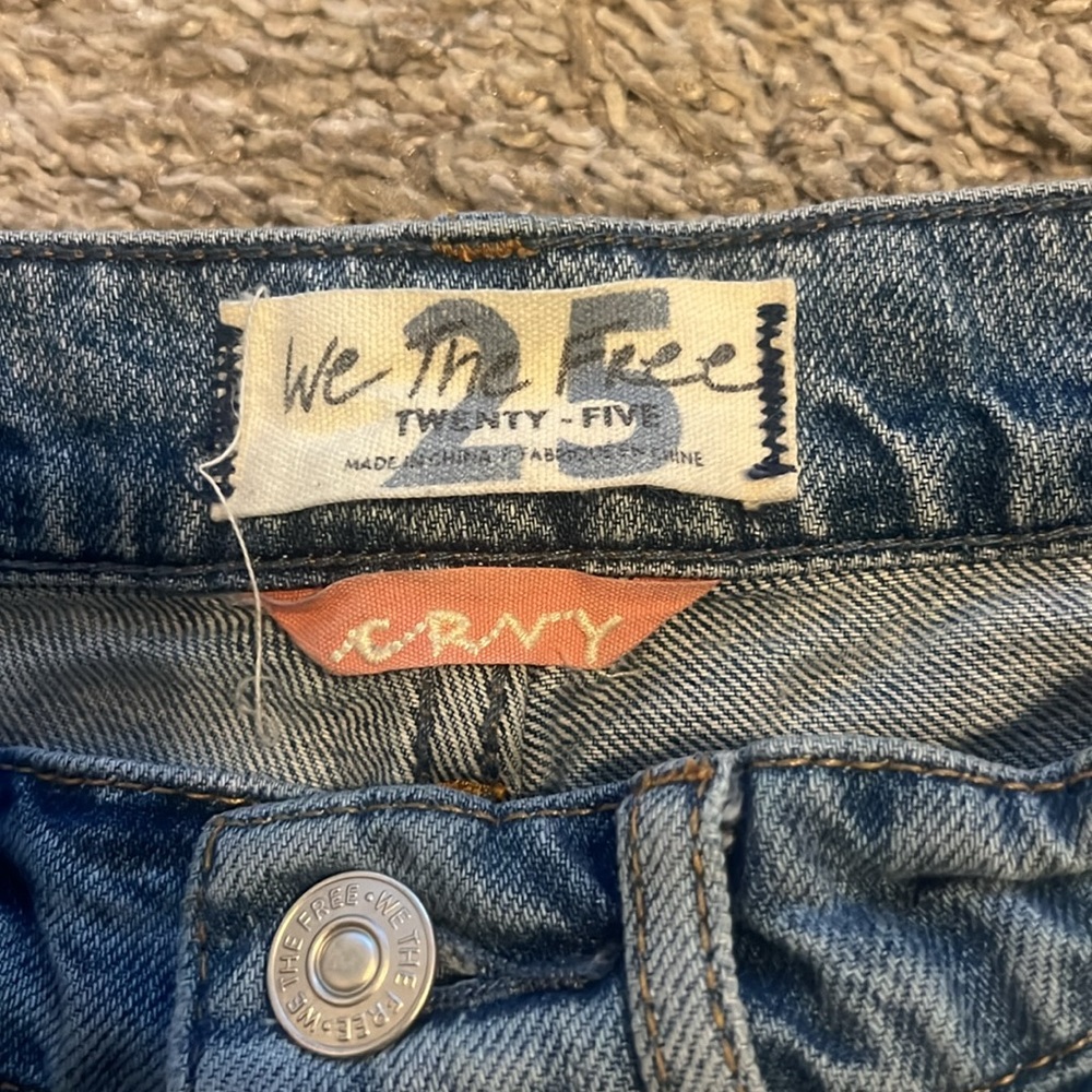 High Rise Raw Hem - Picture 2 of 2